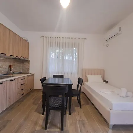 Martin Ferraj Apartament's Alpehytte Vlorë