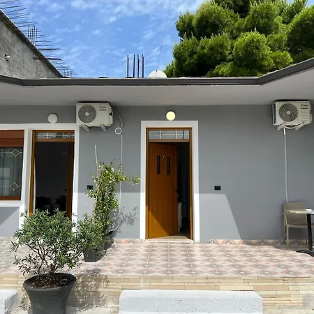 Martini Chalet Vlorë